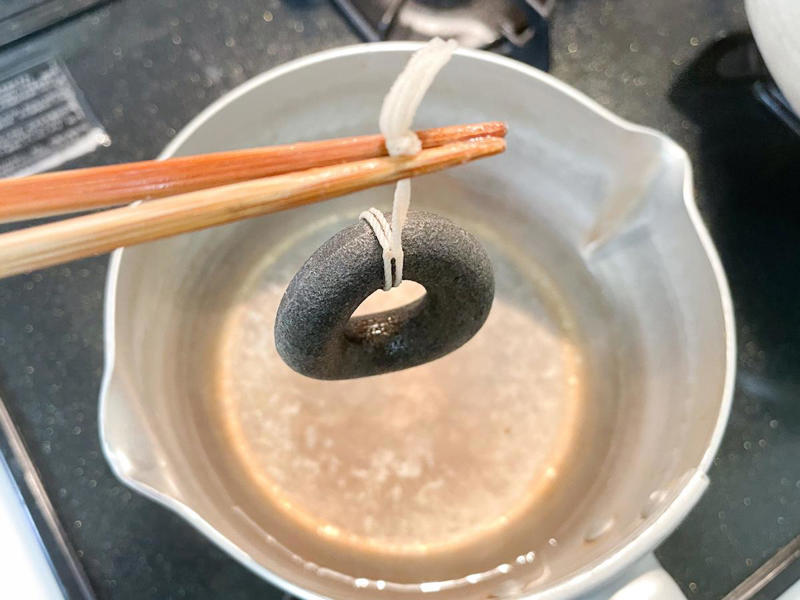 箸置きかな？ でも重たい……, ポンっと入れて煮込むだけ, 白湯の味はどうだろう？, お手入れは、水気をよく取るのがポイント