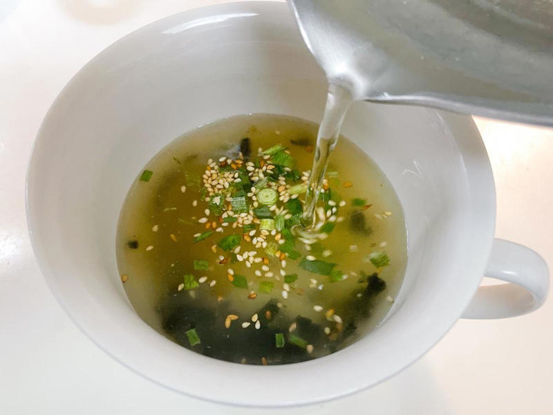 箸置きかな？ でも重たい……, ポンっと入れて煮込むだけ, 白湯の味はどうだろう？, お手入れは、水気をよく取るのがポイント