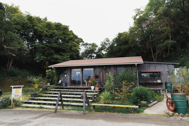 自然に囲まれた和歌山最南端ベーカリー, 旬の素材と独創的なアレンジに爆買い必至, すぐに食べたいときは裏手の「喫茶 yuyano」へ, “パンの本質”にこだわった遊び心が満載