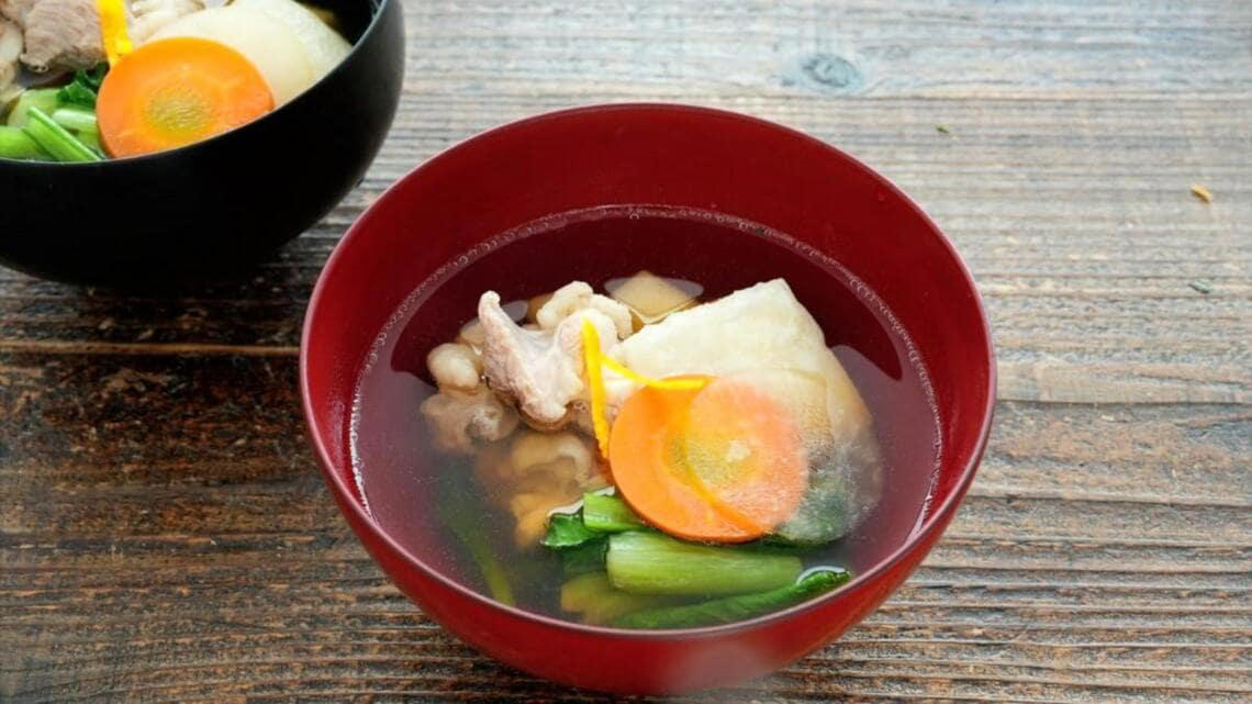 もち米100％の餅を使うのがおすすめ, 真昆布か羅臼昆布を使ってほしい理由, 雑煮を澄んだ味に仕上げるコツ, 盛り付けのルールは食材をそろえること