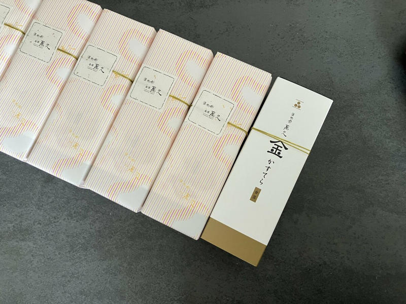 老舗の代表銘菓『銀座菊廼舎』の「冨貴寄 開運干支缶」, 金箔の特別感『まめや金澤萬久』の「金かすてら」, 紅白の縁起物モチーフのプチクッキーがかわいい『アトリエうかい』「ふきよせ紅白」, おめでたいモチーフが大集合『きびだんごの山方永寿堂』の「めでたきびだんご」