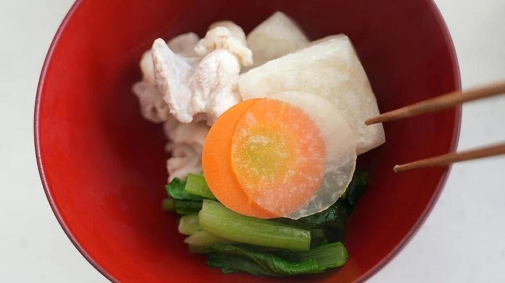 もち米100％の餅を使うのがおすすめ, 真昆布か羅臼昆布を使ってほしい理由, 雑煮を澄んだ味に仕上げるコツ, 盛り付けのルールは食材をそろえること