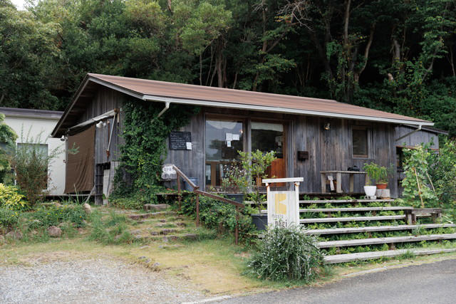 自然に囲まれた和歌山最南端ベーカリー, 旬の素材と独創的なアレンジに爆買い必至, すぐに食べたいときは裏手の「喫茶 yuyano」へ, “パンの本質”にこだわった遊び心が満載