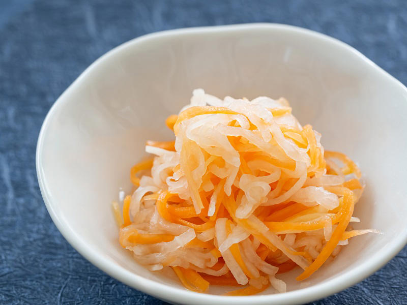 少しの油断が事故につながる, 食材別・おせち料理の注意ポイント, 誤嚥が不安な人はNG！避けた方がよい食材4選, 噛む力が弱い人でも工夫次第で食べられる, 食べる時は側で見守り、声かけを