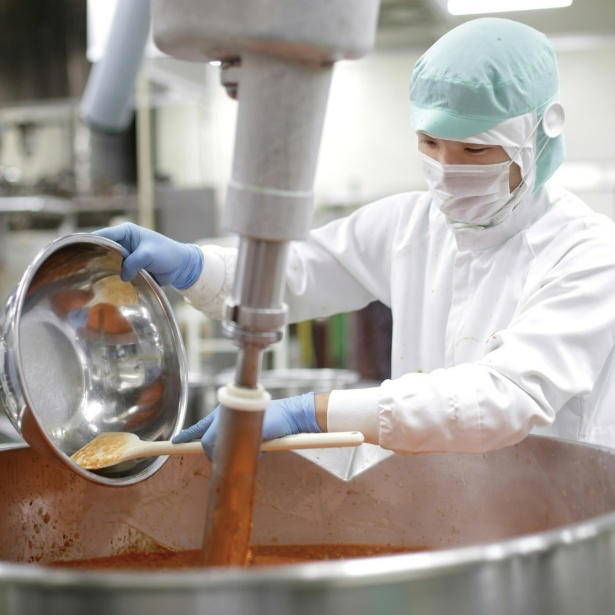 待つ時間を価値に変える。体験型レトルトという発想, 本型パッケージが生み出す、食前のひととき, 地元食材との出合いを促すシリーズ, 開発背景にある「食べる体験」への問い, ピエトロのものづくり