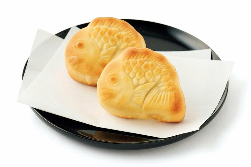 「鯛」と「大安」をかけたおめでたいおまんじゅう, 3色の招き猫による“福よ来い”にほっこり, 四季折々の富士山に心躍るようかん, 縁起のいい一粒万倍日に由来する限定あんもち, 赤富士と跳ねた鯛が祝福してくれる江戸菓子
