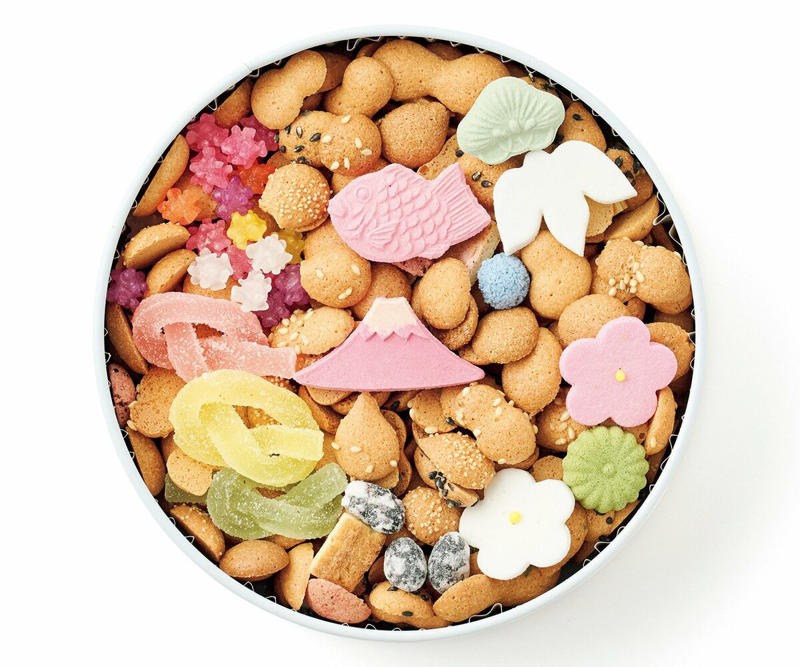 「鯛」と「大安」をかけたおめでたいおまんじゅう, 3色の招き猫による“福よ来い”にほっこり, 四季折々の富士山に心躍るようかん, 縁起のいい一粒万倍日に由来する限定あんもち, 赤富士と跳ねた鯛が祝福してくれる江戸菓子