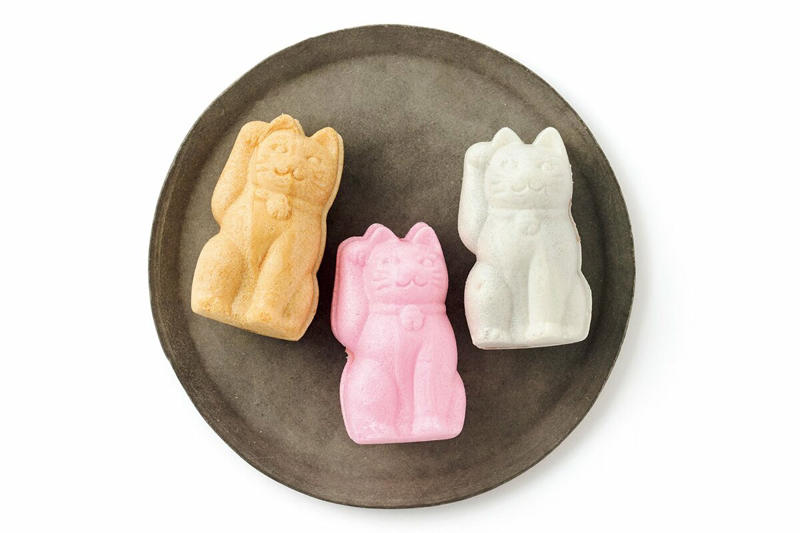 「鯛」と「大安」をかけたおめでたいおまんじゅう, 3色の招き猫による“福よ来い”にほっこり, 四季折々の富士山に心躍るようかん, 縁起のいい一粒万倍日に由来する限定あんもち, 赤富士と跳ねた鯛が祝福してくれる江戸菓子