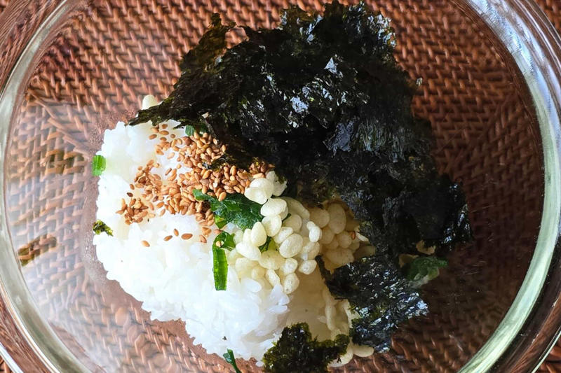 ■「韓国風 旨だれまぜおにぎり」の材料, ■材料を一気に混ぜて握るだけ, ■期待を裏切らない激ウマおにぎり, 【動画】韓国風 旨だれまぜおにぎり