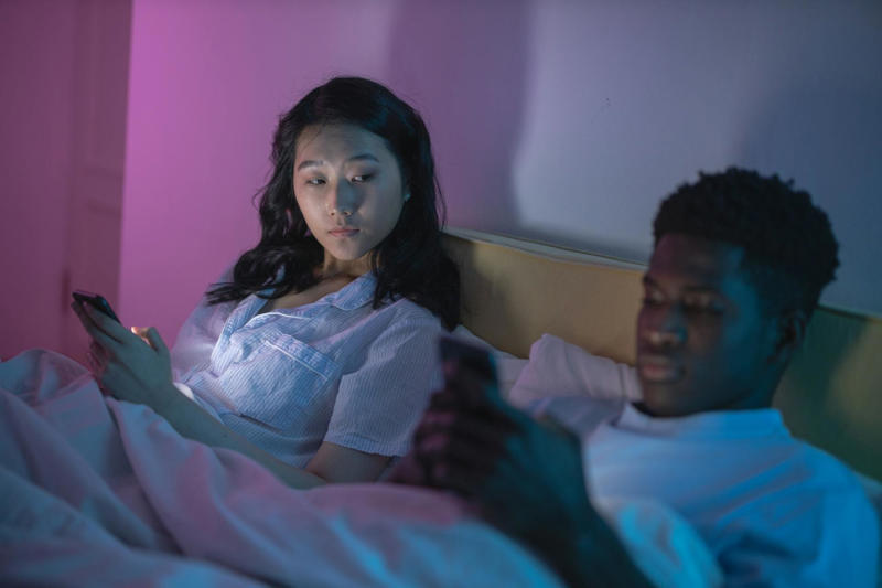 5 things men look for in a partner and 5 things they fear, Authenticity , Solidarity , Kindness , Sharing passions , Lack of confidence , Control , Excessive criticism , Dependence , Lack of communication