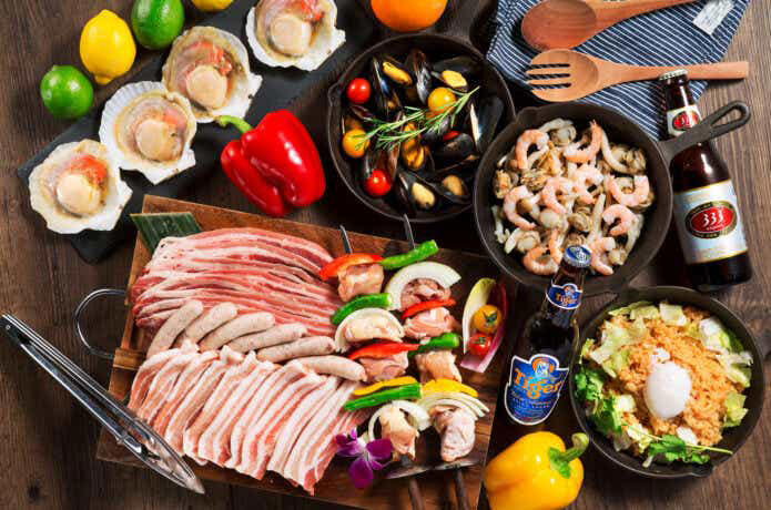 どの肉を選ぶ？牛、豚、鶏の特徴とおすすめ, 火の通りにくい野菜の切り方と焼き方, 串焼きバーベキューはコツがいる！？, アルミホイルをフル活用しよう, 肉料理の人気レシピランキング, 野菜の人気レシピトップ5, 魚介の人気レシピトップ5, ホイル焼きの人気レシピトップ5, パンの人気レシピトップ5, ご飯・麺の人気レシピトップ5, デザートの人気レシピトップ5, 豚しゃぶと水菜の塩昆布和え, 【前日】下準備が8割！, 【当日】炭火の着火と管理, 【当日】料理のタイミングと配置, 【撤収】火消し壺を使用して安全にあとかたづけ, バーベキューコンロ・バーベキューグリル, ダッチオーブン・ホットサンドメーカー