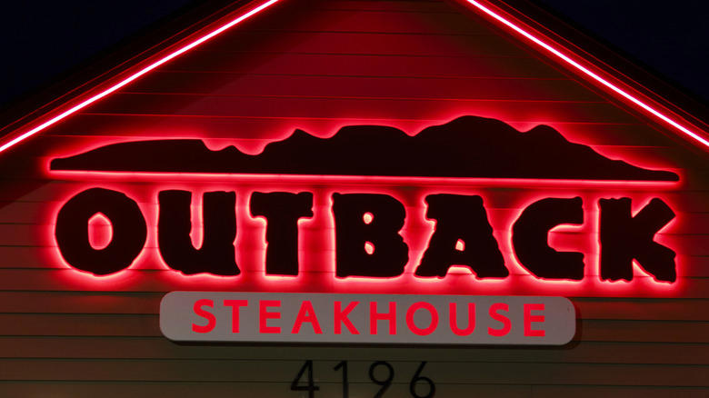 Red Lobster, Pizza Hut, Applebee's, Outback Steakhouse, Olive Garden, Cracker Barrel, Starbucks