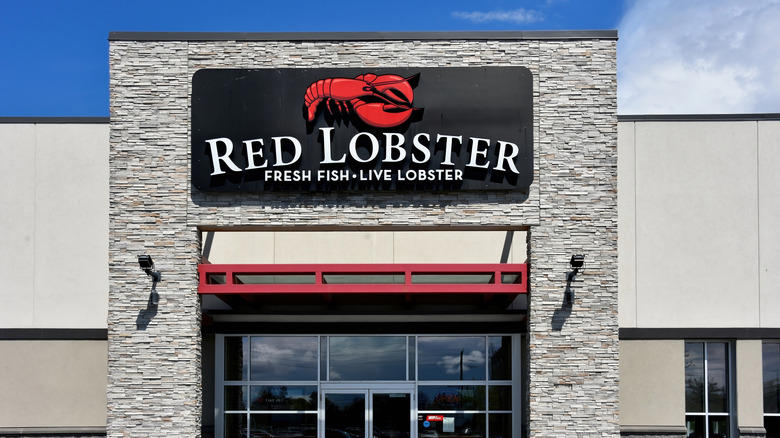Red Lobster, Pizza Hut, Applebee's, Outback Steakhouse, Olive Garden, Cracker Barrel, Starbucks