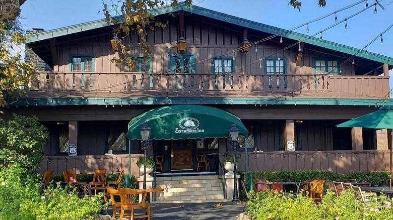 Le Chat Noir French Restaurant (Riverside), Greek Street Grill (Riverside), Dapper Dine and Lounge (Riverside), Ramen Jo (San Bernardino), Spirit of Texas Barbecue (San Bernardino and surrounding areas), Spaggi's (Upland), Prime Steakhouse at The Sycamore Inn (Rancho Cucamonga), Vince's Spaghetti (Ontario, Rancho Cucamonga, and Temecula), The Goat and Vine (Temecula), Habibi's Hot Chicken (Fontana and Chino), Workshop Kitchen + Bar (Palm Springs), Farm (Palm Springs), Tac/Quila (Palm Springs), Leane's Restaurant (Victorville), Emma Jean's Holland Burger Café (Victorville), The Three Stags Irish Pub and Restaurant (Redlands), Tropicali (Big Bear Lake), Tenmaya Japanese Restaurant (Eastvale), Thai Lotus Restaurant (Corona), Kan Zaman Restaurant (Murrieta), Methodology