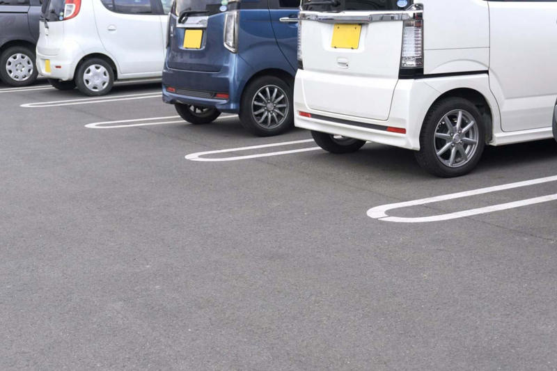 前向き駐車要請という違和感, 近隣配慮が生んだ前向き駐車指定, 前向き駐車に潜む出庫時リスク, 出庫時行動に委ねられた安全性