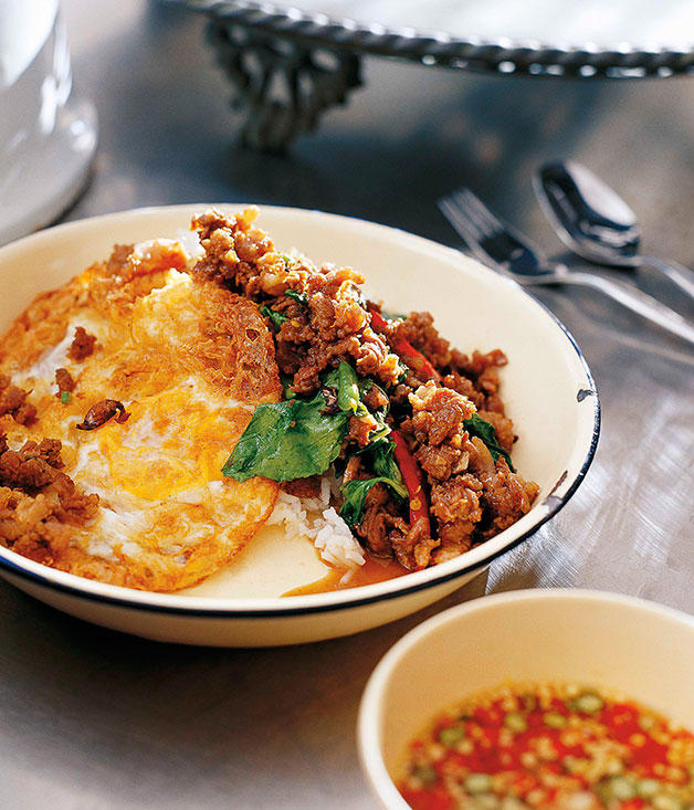 Chilli con carne , Dainty Sichuan’s ma po doufu , Stir-fried beef with red chilli and egg , Baked beef manti with garlic yoghurt and spiced honey butter , Italian sloppy Joes , Fast chilli con carne , Classic cheeseburger , Neil Perry’s spaghetti Bolognese , Matt Breen’s Mum’s lasagne , Paulette Whitney’s Mum’s silverbeet rolls , Bourke Street Bakery’s guide to making the perfect meat pie , Beef burger with blue cheddar and dill pickles , Lemongrass beef with rice noodles , Turkish flatbread with beef and yoghurt , Beef taco rice , Mince beef FAQs