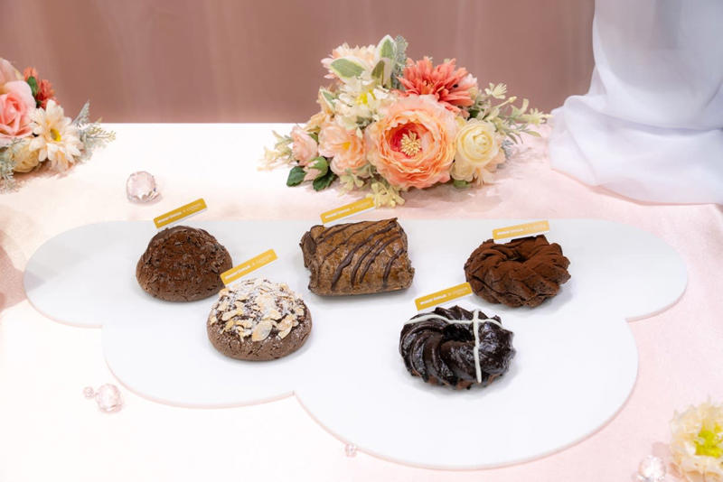 🍩トリュフショコラドーナツ ノワール, 🍩トリュフショコラドーナツ プラリネ, 🍩生ショコラフレンチ ノワール, 🍩生ショコラフレンチ キャラメルプラリネ, 🍩ドゥショコラパイ