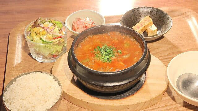 ①“さかきん発酵鍋”で心も体もポカポカに！ / 上越市「DÚO CEREZO(デュオ・セレッソ)」, ②新潟ではここだけ！？を味わえる！/ 長岡市「local China bar HaoGui(ハオグイ)」, ③オンリーワンの創作おでんにほっこり！ / 長岡市「日本酒Bar おでんの丸天」, ④味わい豊かなあったか本格韓国鍋を味わおう！/ 新潟市西区「Korean kitchen Cotteji」