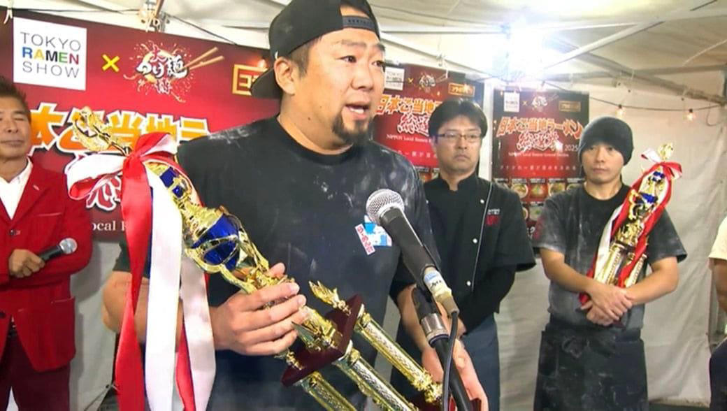 和食業界で20年腕を磨き、ラーメンの道へ, 「佐野ラーメン予備校」で芽生えた“使命”, 「日本ご当地ラーメン総選挙」連敗を受けて…, 「県外から食べに来てもらう流れを」同志の想い, “ご当地ラーメン日本一”はゴールでなくスタート