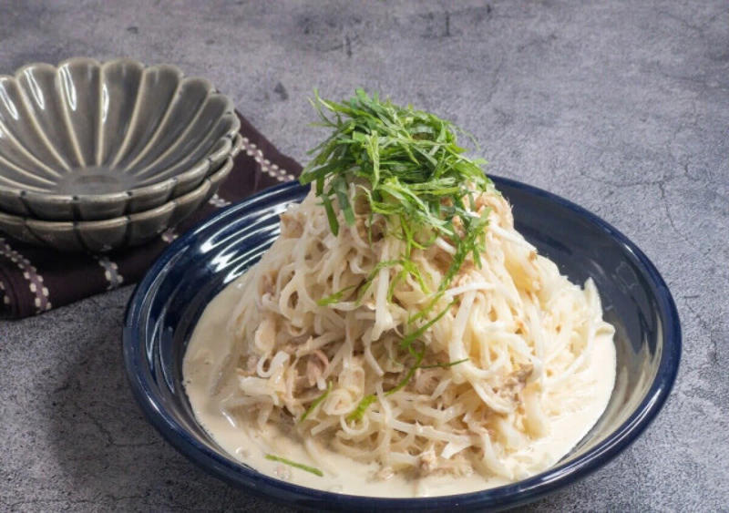 スープまで飲み干したい！絶品みぞれ鍋, みぞれ鍋の材料（2人分・約445kcal／1人分）, みぞれ鍋の作り方（調理時間：20分）, 大根半分使い切り！大根とツナのマヨポンサラダ, 大根とツナのマヨポンサラダの材料（4人分・約118kcal／1人分）, 大根とツナのマヨポンサラダの作り方（調理時間：20分）, 凍ったまま炊飯器に入れたらほったらかし！鶏と大根の煮物, 鶏と大根の煮物の材料（2人分・約465kcal／1人分）, 鶏と大根の煮物の作り方（調理時間：10分（炊く時間・保温時間は除く））, しっかり味で白ごはんがすすむ！豚バラと大根のピリ辛きんぴら風炒め, 豚バラと大根のピリ辛きんぴら風炒めの材料（3～4人分・約340kcal／1人分）, 豚バラと大根のピリ辛きんぴら風炒めの作り方（調理時間：15分）