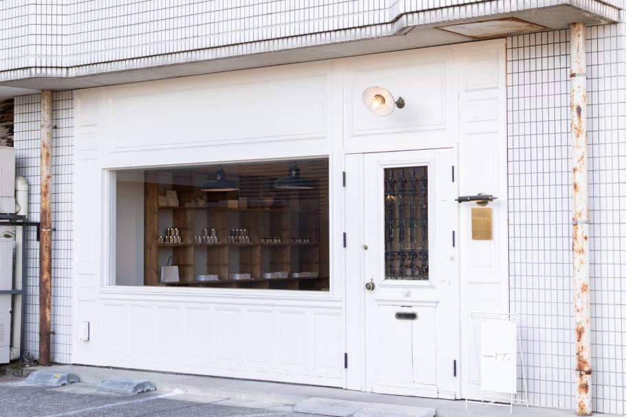 現地で買い付け！？こだわりのフランスアンティーク, 糸のように繋がっていくブランドに。「L’atelier it。（ラトリエイット）」に込められた思い, 美しいデザインに魅了される絶品ケーキ, シンプルで洗練されたデザインが引き立てる、複雑さと立体感のある味わい, 日常的に楽しめる！パティスリーの焼き菓子やパン