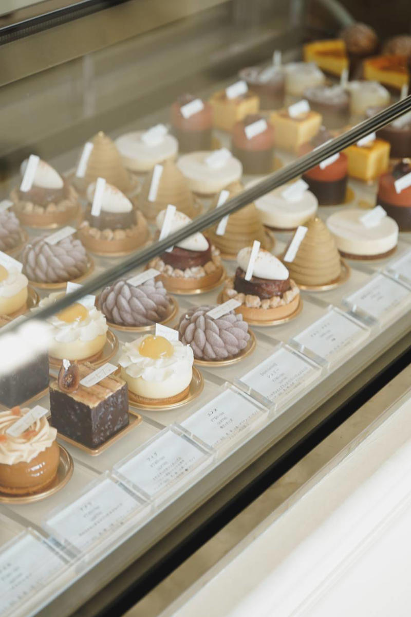 現地で買い付け！？こだわりのフランスアンティーク, 糸のように繋がっていくブランドに。「L’atelier it。（ラトリエイット）」に込められた思い, 美しいデザインに魅了される絶品ケーキ, シンプルで洗練されたデザインが引き立てる、複雑さと立体感のある味わい, 日常的に楽しめる！パティスリーの焼き菓子やパン