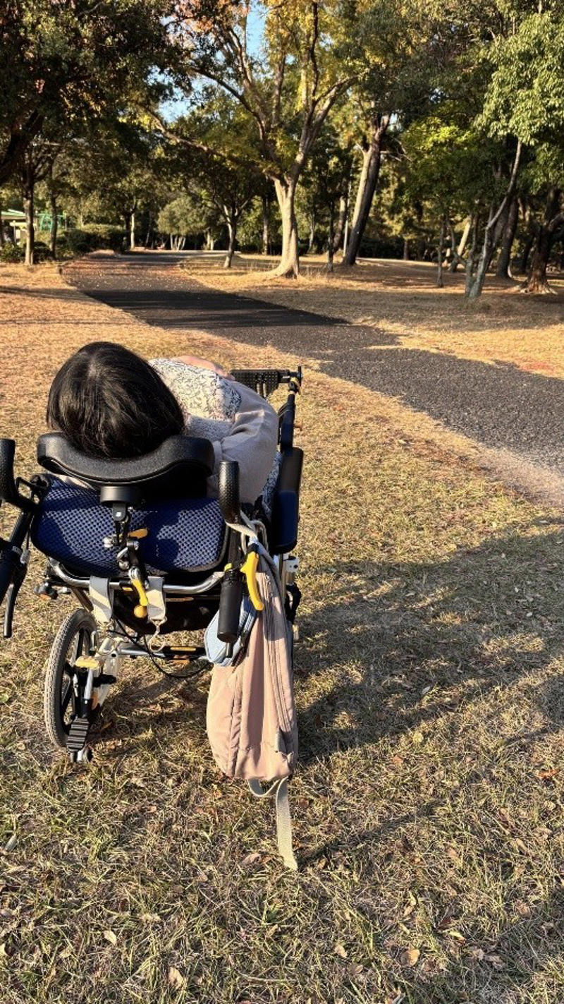医師に理解されない「右腕の異変」に苦しんで…, 我が子の存在が「再受診」を考えるきっかけに, 祖母が通っていた整形外科で“14年越し”に病名が判明！, 解離性健忘や光過敏症、特発性慢性疲労症と付き合う日々