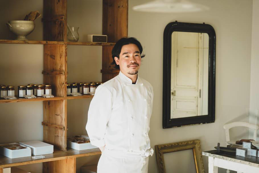 現地で買い付け！？こだわりのフランスアンティーク, 糸のように繋がっていくブランドに。「L’atelier it。（ラトリエイット）」に込められた思い, 美しいデザインに魅了される絶品ケーキ, シンプルで洗練されたデザインが引き立てる、複雑さと立体感のある味わい, 日常的に楽しめる！パティスリーの焼き菓子やパン