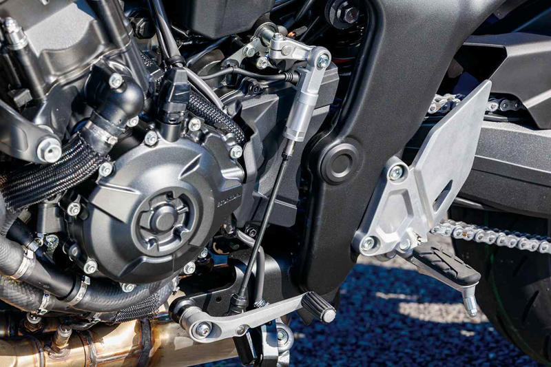 ホンダ「CB1000F／SE」VS スズキ「KATANA」｜比較インプレ, ホンダ「CB1000F／SE」VS スズキ「KATANA」｜総合評価, ホンダ「CB1000F／SE」VS スズキ「KATANA」｜人気投票, ホンダ「CB1000F／SE」VS スズキ「KATANA」｜スペック・燃費・製造国・価格, 関連のおすすめ記事