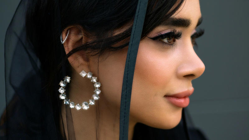 1. Statement Earrings 1. Statement Earrings, 2. Engagement or Wedding Rings, 3. Watches, 4. Necklaces with Pendants, 5. Bracelets, 6. Statement Rings, 7. Stud Earrings, 8. Layered Necklaces, 9. Unique Materials, 10. Well-Matched Sets, 1. Very Thin Anklets, 2. Tiny Nose Rings, 3. Multiple Ear Cuffs, 4. Delicate Chain Bracelets, 5. Minimalist Rings on Toes, 6. Tiny Charm Necklaces, 7. Mismatched Earrings, 8. Ultra-Thin Rings, 9. Hair Jewelry, 10. Hidden Body Jewelry