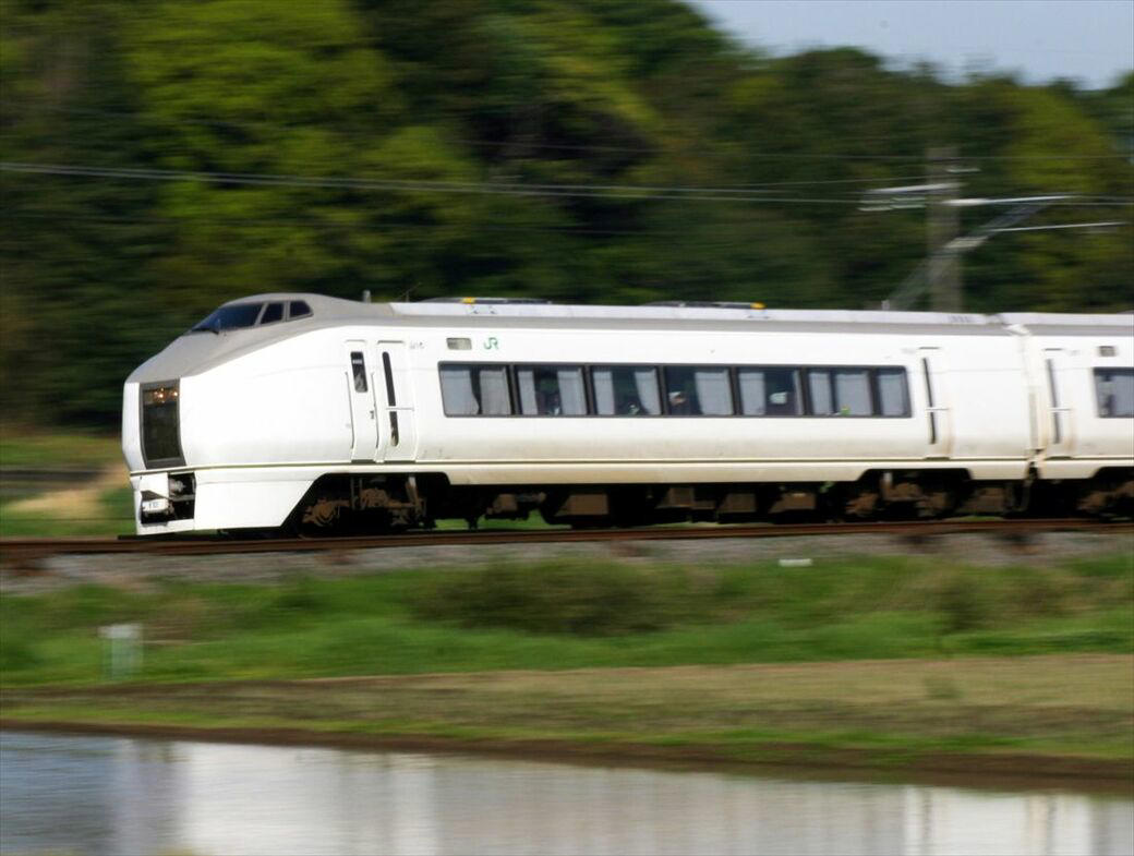 全国に誕生した「スーパー」特急, 踊り子やあずさも「スーパー」登場, 北海道の「スーパー」特急たち, 北陸を駆けたスーパー特急, 今も走る「スーパー」な気動車特急, 「スーパー」の名はなかったが…