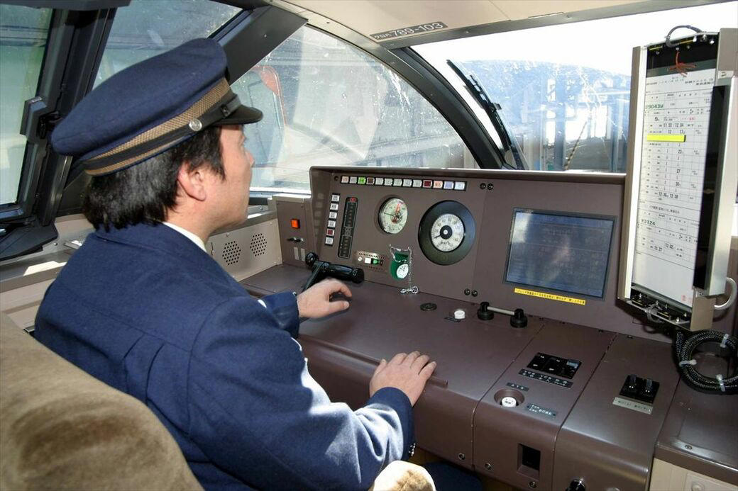 全国に誕生した「スーパー」特急, 踊り子やあずさも「スーパー」登場, 北海道の「スーパー」特急たち, 北陸を駆けたスーパー特急, 今も走る「スーパー」な気動車特急, 「スーパー」の名はなかったが…