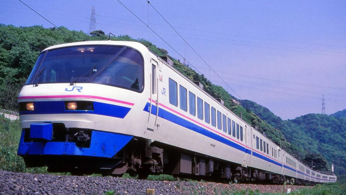 全国に誕生した「スーパー」特急, 踊り子やあずさも「スーパー」登場, 北海道の「スーパー」特急たち, 北陸を駆けたスーパー特急, 今も走る「スーパー」な気動車特急, 「スーパー」の名はなかったが…