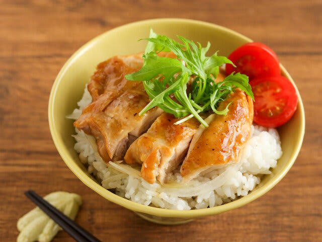 鶏のからしマヨ焼きを作るのにかかる時間, 鶏のからしマヨ焼きのカロリー, 「鶏のからしマヨ焼き」再現レシピ, 鶏のからしマヨ焼きの材料（2人分）, 鶏のからしマヨ焼きの作り方, 簡単アレンジ！「鶏のからしマヨ焼き丼」