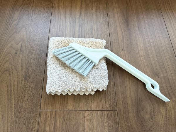 朝5分でできる！窓まわりのホコリ掃除, 床の汚れを減らすには, マイクロファイバークロスが冬に活躍, すき間掃除は道具を使い分ける, 寒い日でも気持ちよく掃除できる工夫