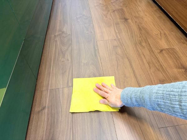 朝5分でできる！窓まわりのホコリ掃除, 床の汚れを減らすには, マイクロファイバークロスが冬に活躍, すき間掃除は道具を使い分ける, 寒い日でも気持ちよく掃除できる工夫