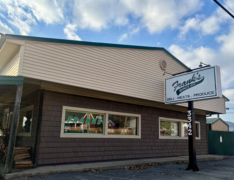 Hidden gem restaurants in Louisville, Black Rabbit, Classico Takeout Empanadas, Cottage Cafe, El Molcajete, FABD Smokehouse, Frank's Deli, Pizza Lupo, Shack in the Back, Wagner's Pharmacy, Week-End Burgers