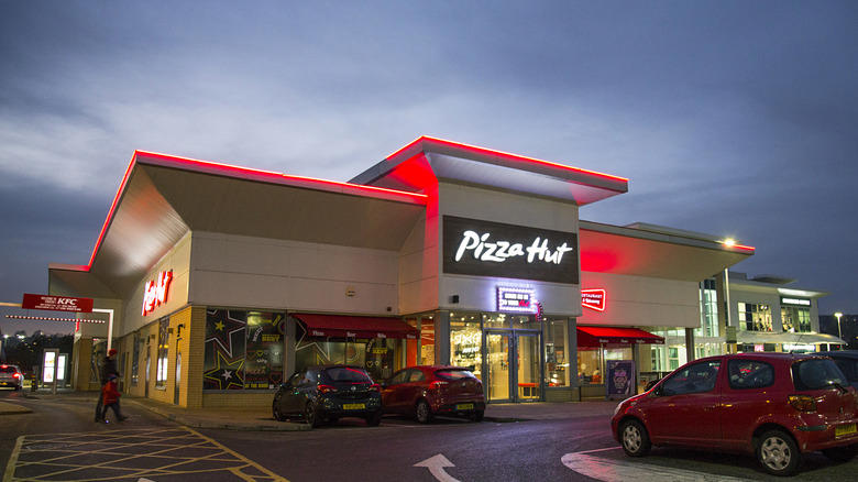 Pizza Hut Twinkies, Red Delicious apples, Pizza Hut, Jaffa Cakes, Butterfingers