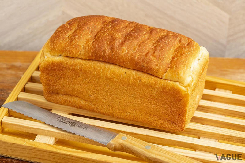 水分量多め、もっちり・しっとりパンが買えるのは行列の絶えない人気店, 約20回の試作を重ね誕生。世界大会に向けて考案した「桜と日本酒」, もっちり＆しっとりとした食感と豊かな風味。「パン・ド・ミ」, 外はパリッ、中はしっとり。理想の美味しさの「クロワッサンA.O.P」, ナッツ系パン好きにはたまらない！　きなこの香ばしさも感じる「きなことくるみ」, バゲットなのに水々しさを感じる！　「バゲット・ア・ラ・マン」