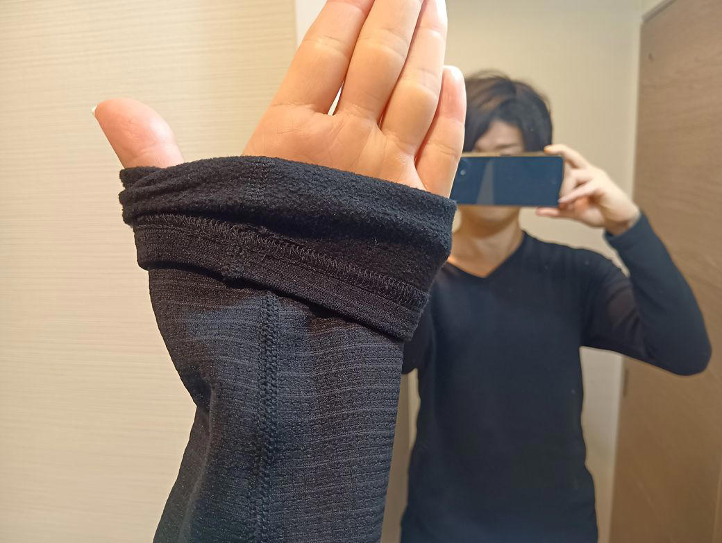  部屋も財布もポカポカ？　“ワークマン男子”の快適ライフ ,  極寒のトイレ“着るコタツ”で快適空間に様変わり ,  足元の冷気を完全バリア。1280円“ルームブーツ”想定外の実力 ,  ワークマン店長“推し”のインナーと靴下。正直な感想 , ワークマン男子の電気代を公開。驚きの数値