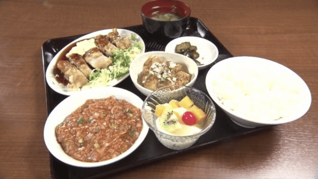 1500円台で食べ放題！人気根強い「しゃぶ葉」 , 1,380円で本格カレー＆ビリヤニ食べ放題！「アンモナイトレストラン 札幌店」 , 鮮魚店が手がける“お得すぎる海鮮” , 市役所18階で発見！本格中華が1,000円以下の穴場ランチ , 来年の「お得グルメ」もお楽しみに 