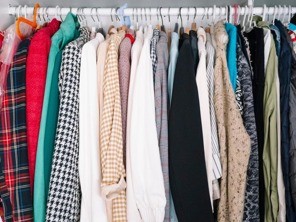 遊ばなくなったおもちゃは寄付する, 着ない古い服は、思い切って手放す, 使わないデコレーションは思い切ってサヨナラ, 古い郵便物は仕分けして不要なものを処分, 使っていないキッチン用品を見直す, 電子機器の付属品を処分する, 使わなくなったスポーツ用品もこの機会に処分, ペット用品の整理も忘れずに