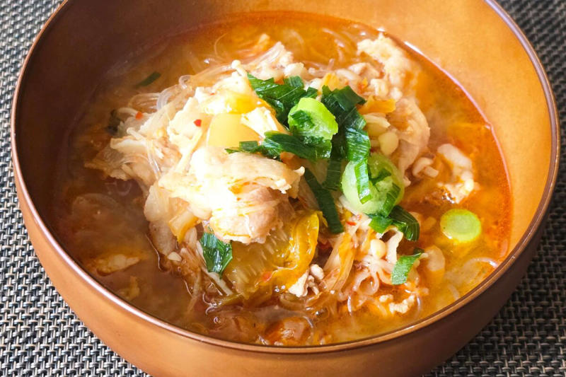 ■「春雨豚キムチスープ」の材料, ■やる気なしでも作れる簡単レシピ, ■味噌がいい仕事をしている, 【動画】春雨豚キムチスープ