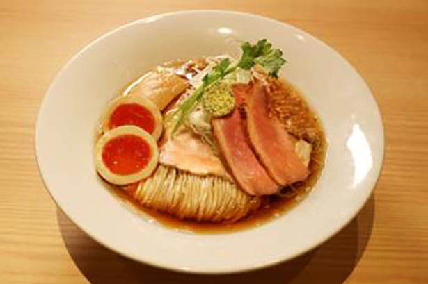 東銀座店でしか味わえない「塩」「旨辛」「和え玉」など限定メニューが続々登場！, 醤油(しょうゆ)ラーメン, 「麺 銀座おのでら 東銀座店」について, 「麺 銀座おのでら 本店」について