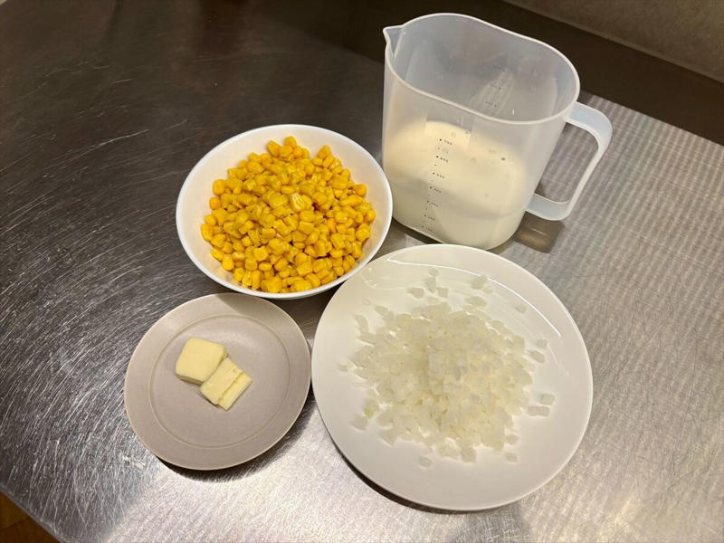容量は600ml、コンパクトな設計だけどちょっと背は高め, 使用前は念入りに洗浄を！, とろとろポタージュがほったらかしで完成！おかゆやゆで卵もできる！, メニューにはないけど実はある「洗浄モード」, ポタージュが「毎日のごはん」に昇格！あったかいスープ好きにオススメ