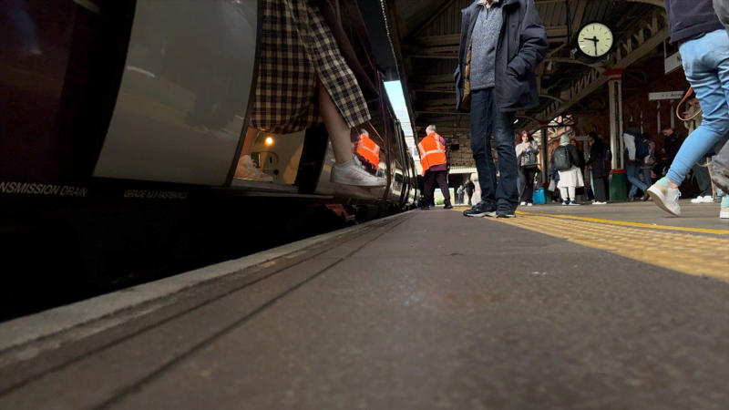How does the app work? , Is it cheaper? , Could this make fare dodging harder to tackle?, Will I be forced to use this?,      More on this story    ,      Related internet links    