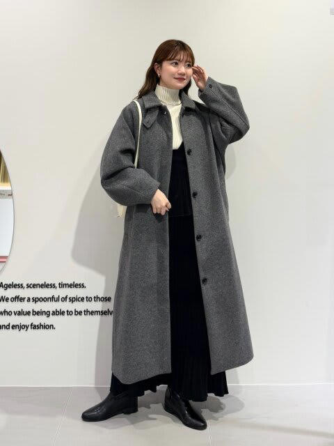 ブラウンのロングコートで女性らしく♡, グレーのロングコートで作る洗練コーデ, キルティングロングコートで大人顔コーデ, シャギーロングコートが主役の最旬コーデ, モカ×ピンクの柔らかトーンでフェミニンに