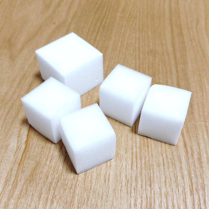 注意その1．光沢仕上げのステンレスには向かない, 注意その2．凹凸のある素材は傷が深くなりやすい, 注意その3．水を吸う素材は表面を傷めやすい, メラミンスポンジのうっかりミスを防ごう