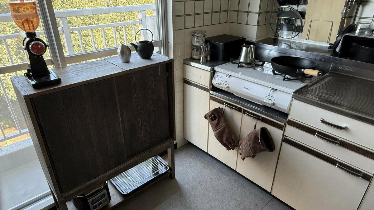 1:家専用の防寒着を着る, 2:足元を温めて寒さを和らげる, 3:寒さを感じたら「白湯」or「筋トレ」, 4:「広く」ではなく「近く」を温める, 寒い団地も工夫次第で快適に