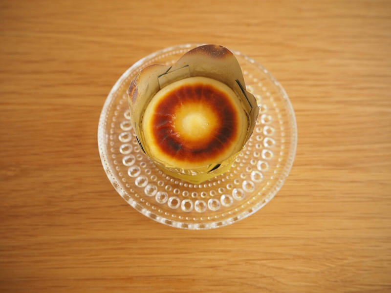 1：横浜発のプチショコラケーキ「パリトロ・スイート」, 2：鹿児島県民ならだれもが知る「かすたどん」, 3：サツマイモをふんだんに使った「唐芋レアケーキラブリー」, 4：フランス発酵バターを使ったサブレ2種, 5：長野のご当地スーパーのオリジナルラスク